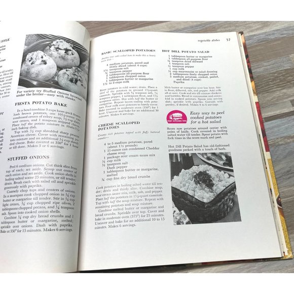 Casserole Cookbook by Better Homes and Gardens Vintage One Dish Recipes 1970 - Picture 9 of 10